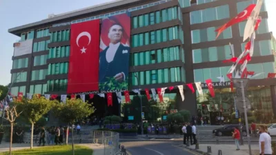 Üsküdar Belediyesi'nde başkan vekilliği için gerçekleştirilen seçimlerin dördüncü tur oylaması