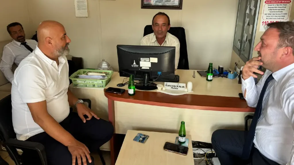 Gümrükçü’den Karabağlar’da muhtar çıkarması