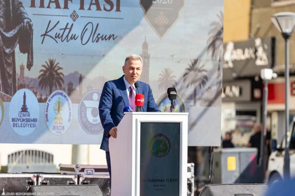 Esnafın bayramı Konak Meydanı'nda coşkuyla kutlandı