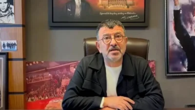 Yeni Parti Malatya Milletvekili Veli Ağbaba, seçim bölgesinde gerçekleştirdiği pazar