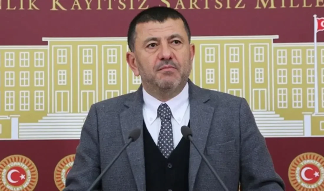 Malatya'daki pazar ziyareti sırasında fenalaşarak kaldırıldığı hastanede koroner yoğun bakıma