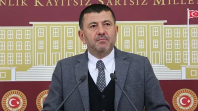 Malatya'daki pazar ziyareti sırasında fenalaşarak kaldırıldığı hastanede koroner yoğun bakıma