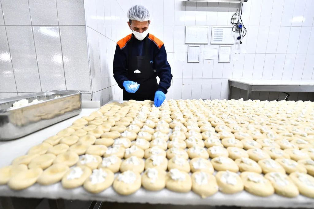 Velilerin gönlü rahat, miniklerin karnı tok