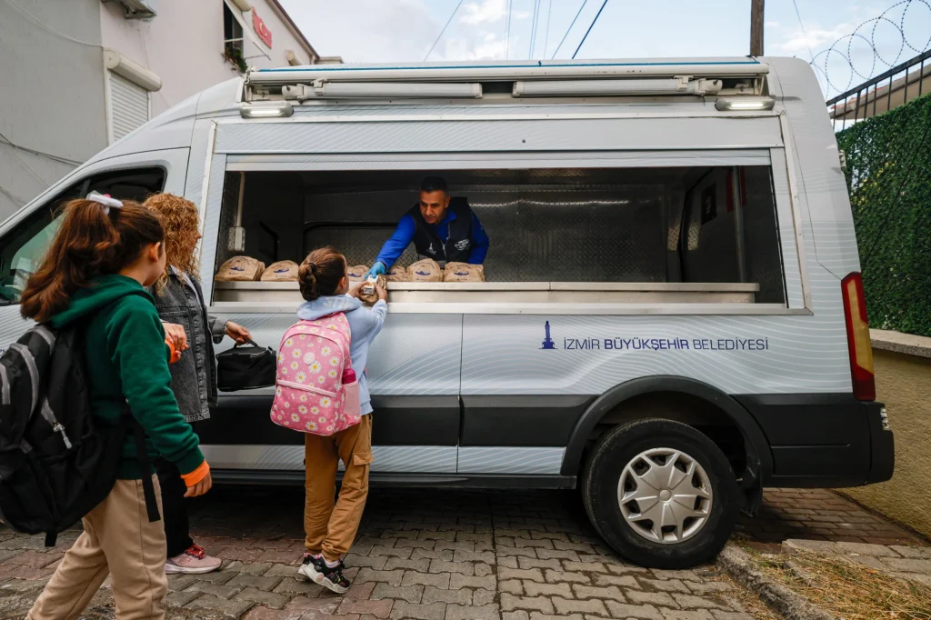 Velilerin gönlü rahat, miniklerin karnı tok