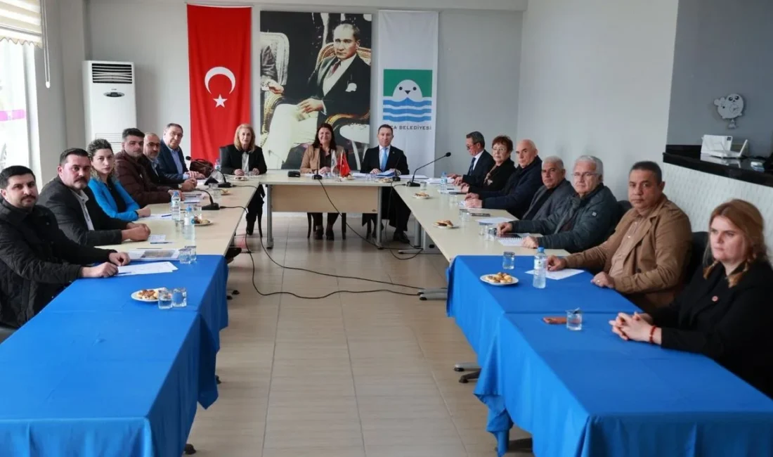 Foça Belediye Başkanı Saniye Bora Fıçı’nın AK Parti’ye geçeceği yönündeki
