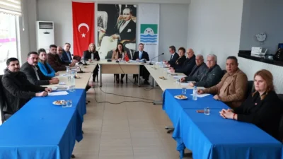 Foça Belediye Başkanı Saniye Bora Fıçı’nın AK Parti’ye geçeceği yönündeki