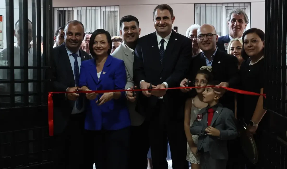 YENİ Parti Karabağlar İlçe Başkanlığı’nın binası, geniş katılımlı törenle açıldı.