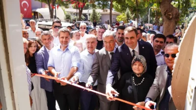 YENİ Parti Tire İlçe Başkanlığının açılışı, partililer ve vatandaşların katılımıyla