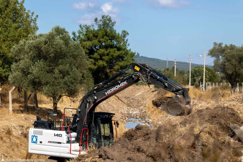 Turizm dönemi bitti kış hazırlıkları başladı: 399 kilometre kanal temizlendi