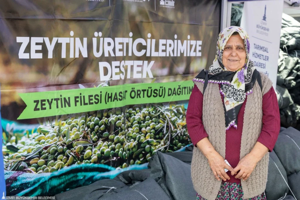 Zeytinde ortak akıl sahaya taşınıyor: Kemalpaşalı üreticiye destek 3 Zeytinde ortak akıl sahaya taşınıyor: Kemalpaşalı üreticiye destek