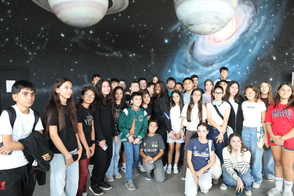 Astronot Aisha Bowe, Çiğli’de öğrencilerle buluştu