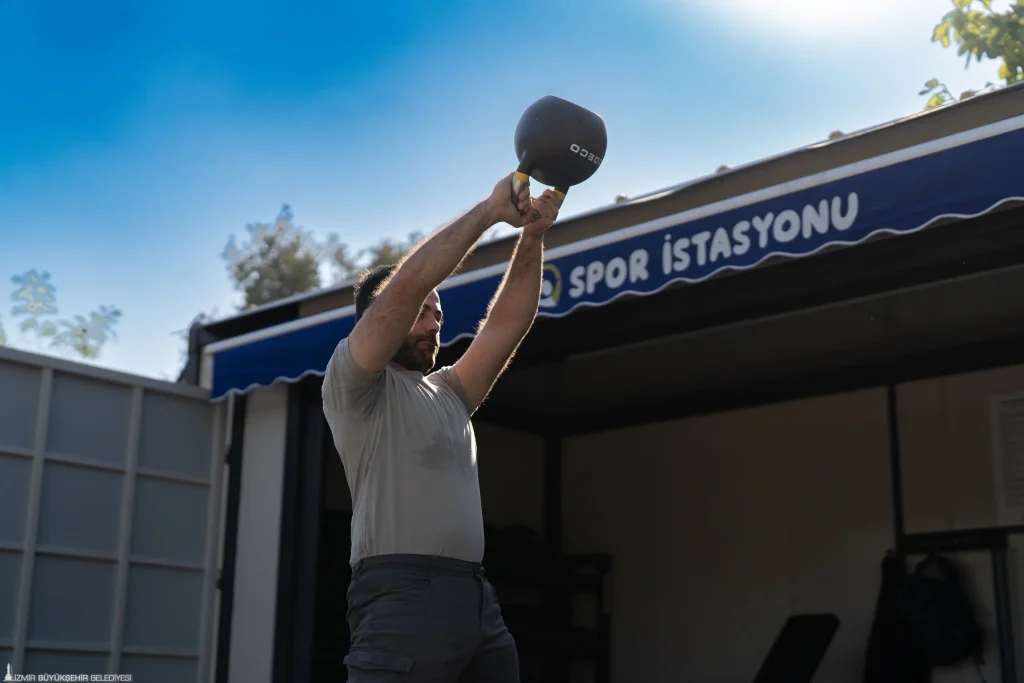 İzmir'de spor salonuna para ödemeye son: Altıncı durak Buca Halk Park oldu