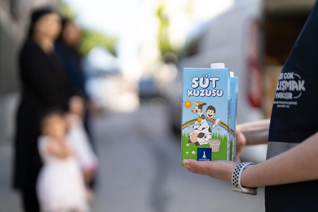 İzmir’in sosyal belediyecilik modeli Türkiye’ye örnek oldu!