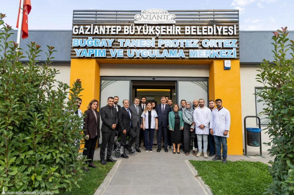 Tugay'dan Gaziantep'te 'sosyal hizmet' mesaisi