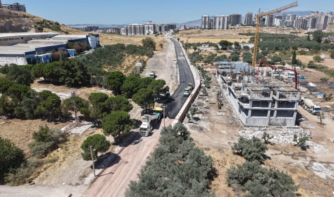 İzmir Büyükşehir Belediyesi, kent genelinde ulaşım konforunu artıracak yol yenileme