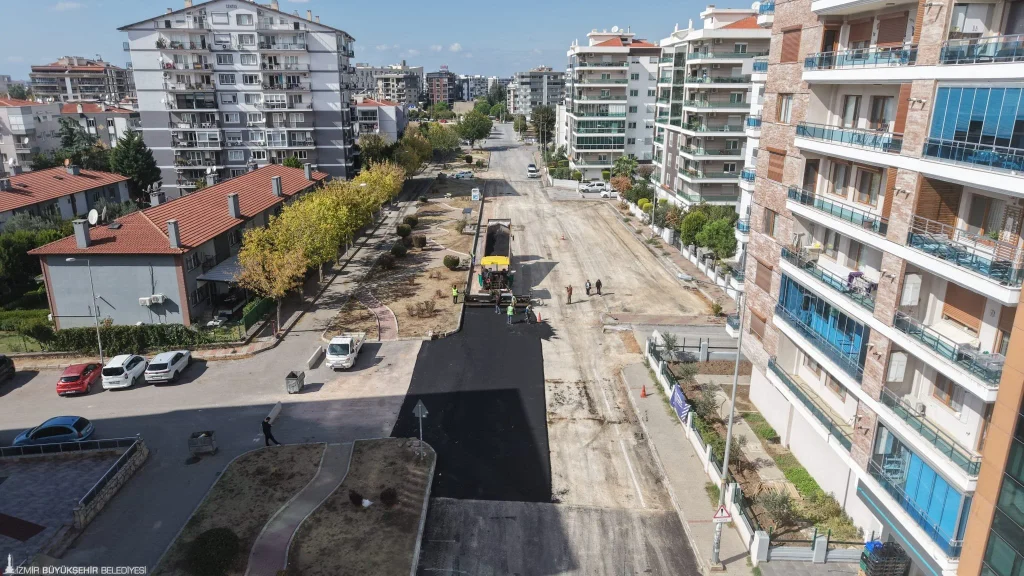 Ataşehir ve Harmandalı’da yollar yenileniyor