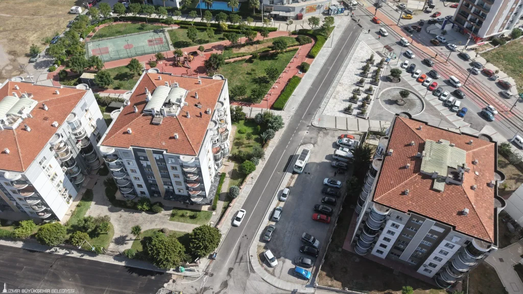 Ataşehir ve Harmandalı’da yollar yenileniyor