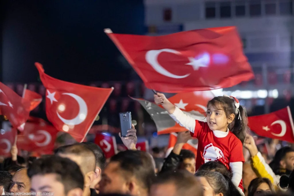 Cumhuriyet kenti İzmir 29 Ekim bayram coşkusuna hazır