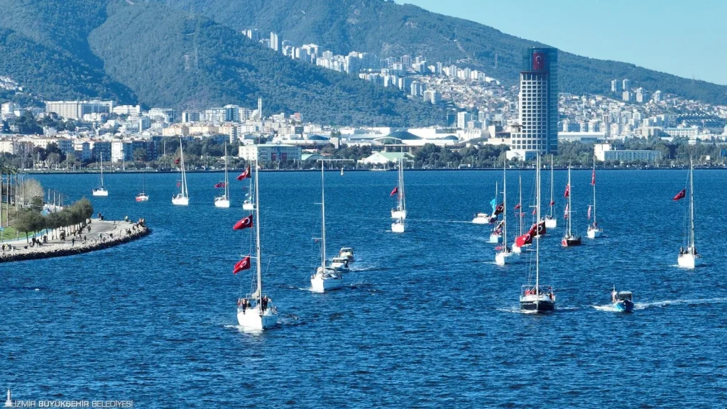 Cumhuriyet kenti İzmir 29 Ekim bayram coşkusuna hazır