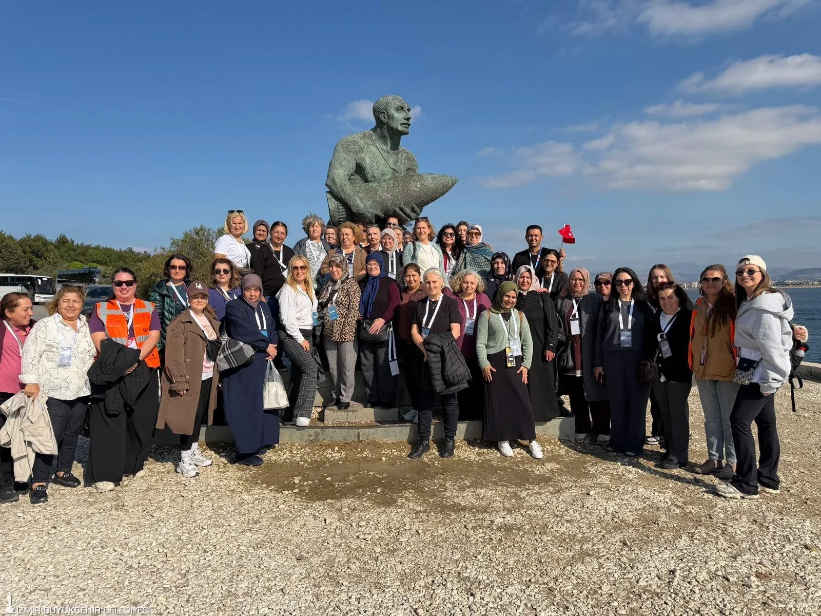 Gençler Cumhuriyet’in izinde yürüdü, kadınlar Çanakkale’yi keşfetti