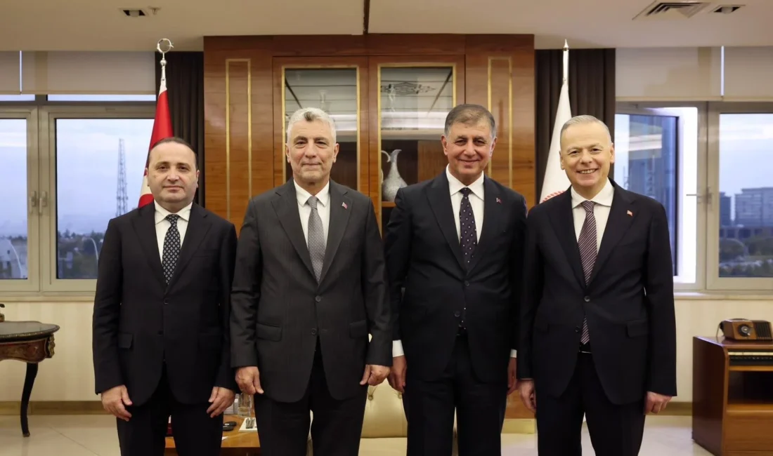 İzmir Büyükşehir Belediye Başkanı Dr. Cemil Tugay, Ticaret Bakanı Prof.