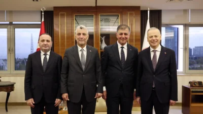 İzmir Büyükşehir Belediye Başkanı Dr. Cemil Tugay, Ticaret Bakanı Prof.