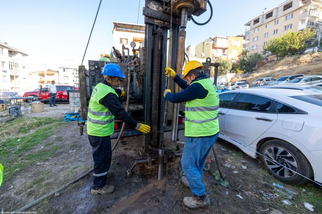 İzmir'in deprem direnci için zemin röntgeni çekiliyor
