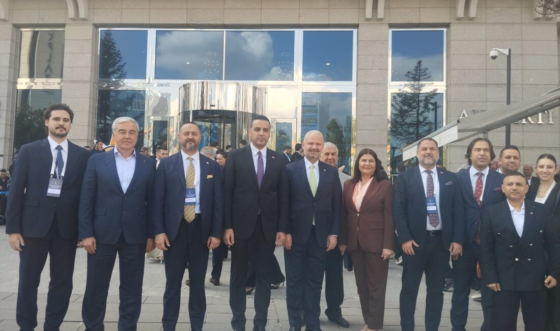 İzmir Büyükşehir Belediye Başkanı Cemil Tugay’ın AK Parti saflarına katılması,