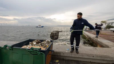 İzmir Büyükşehir Belediyesi, yağışların ardından dereler ve yağmur suyu hatlarıyla