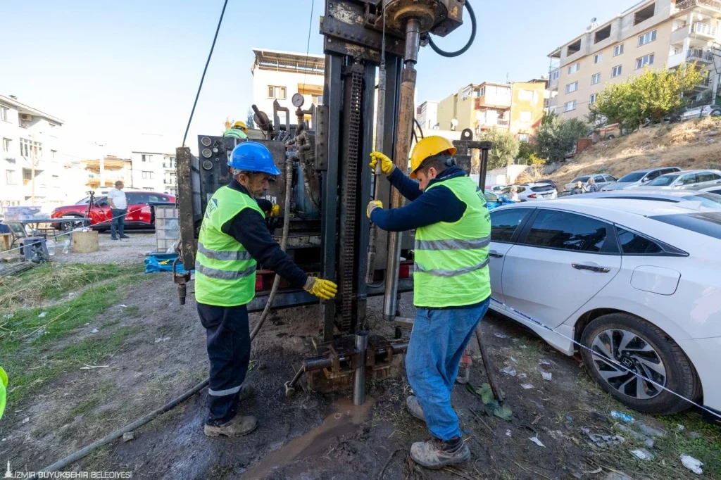 İzmir'in deprem master planı hazırlanıyor: 120 bin yapı incelendi