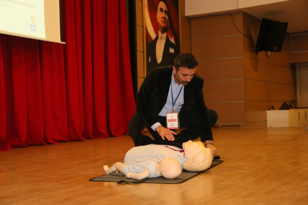 Çiğli Belediyesi’nden ilk yardım semineri
