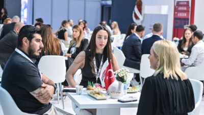 İzmir Büyükşehir Belediyesi ve İZFAŞ ev sahipliğinde başlayan LOGISTECH 5.