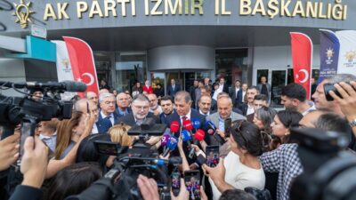 AK Parti saflarına katılan İzmir Büyükşehir Belediye Başkanı Dr. Cemil