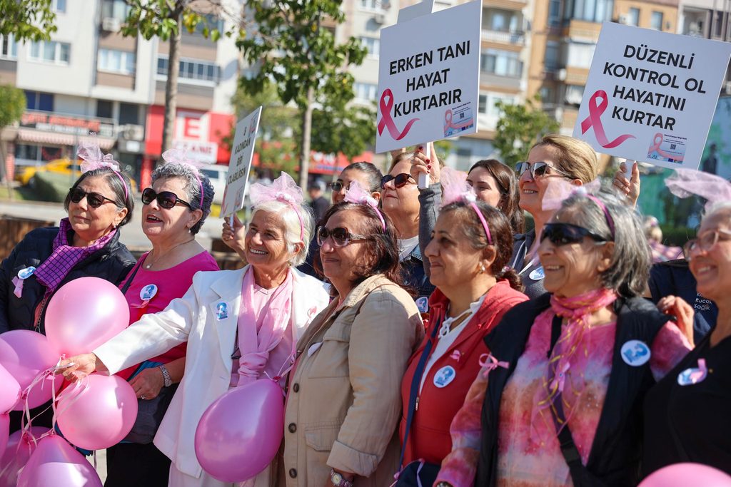 Buca’da Pembe Yürüyüşle hayata bir adım