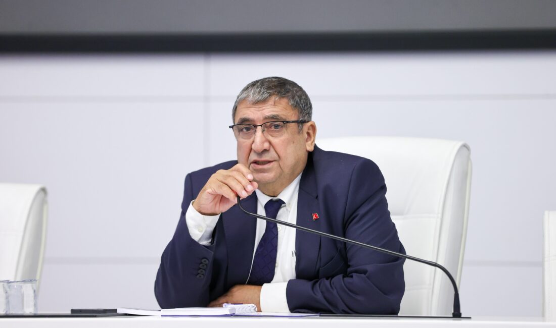Buca Belediye Başkan Vekili Hüseyin Benzer, başkan yardımcıları ve birim