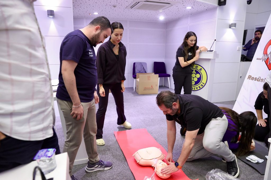 Buca'da hayat kurtaran eğitim: Ani kalp durmasında ilk 5 dakika hayati öneme sahip