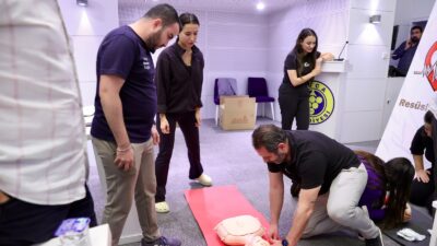 Buca Belediyesi, Sağlık Bakanlığı ve Resüsitasyon Derneği iş birliğiyle yürütülen