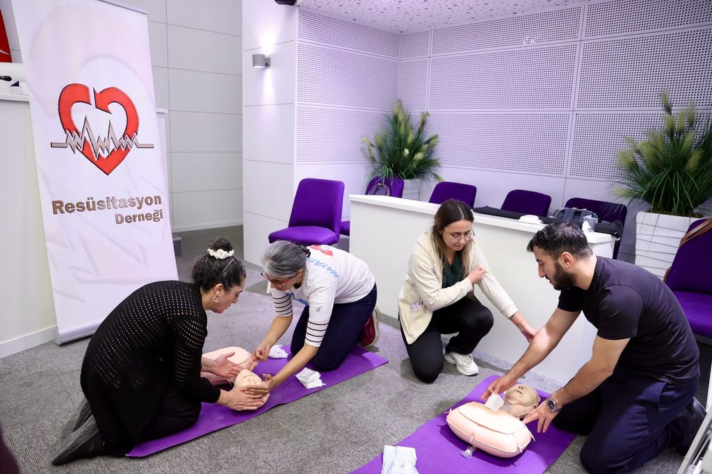 Buca'da hayat kurtaran eğitim: Ani kalp durmasında ilk 5 dakika hayati öneme sahip