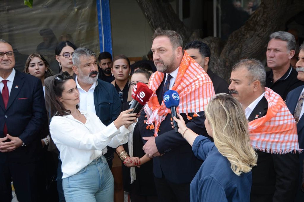 CHP'den Menemen'de tarım çıkarması 2 CHP'den Menemen'de tarım çıkarması