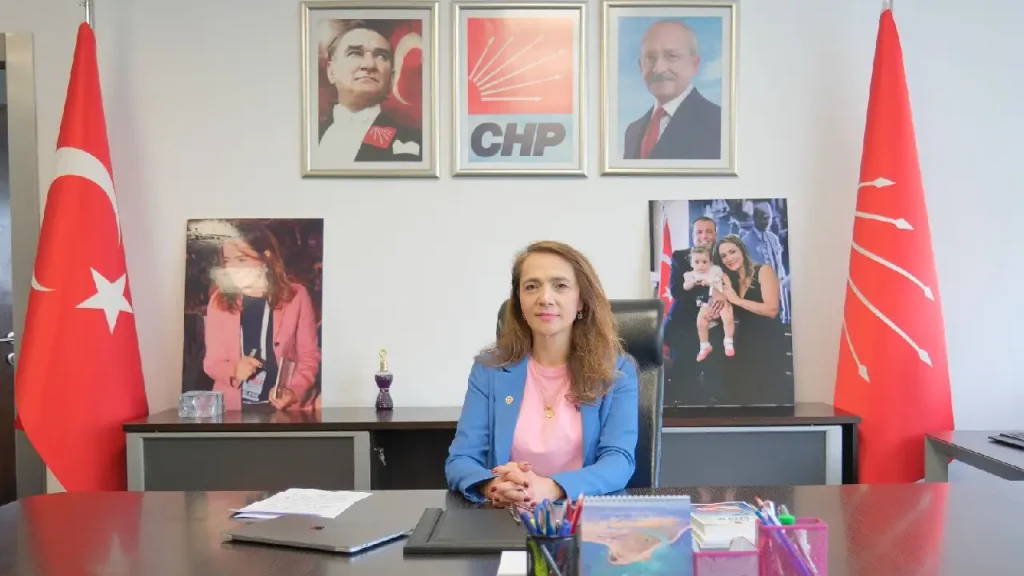 Aile hekimliğinde ekran baktırma devri: CHP'den ‘halka risk, hekime ceza’ uyarısı!