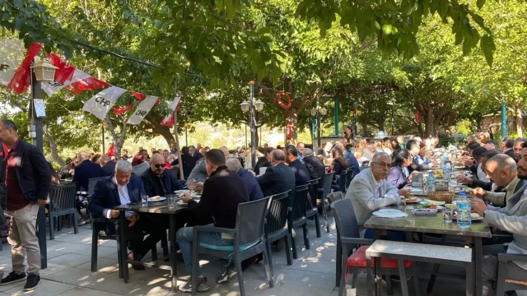 Utku Gümrükçü'den Bornova'da transfer çıkışı: Bornova'da CHP Zirvesi