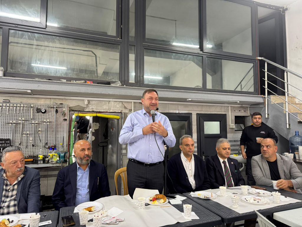 Utku Gümrükçü Karşıyaka ve Karabağlar'da sahada