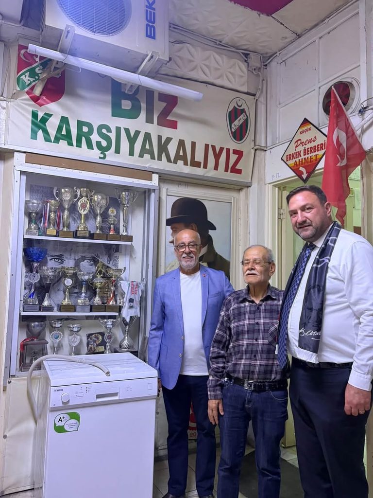 Utku Gümrükçü Karşıyaka ve Karabağlar'da sahada