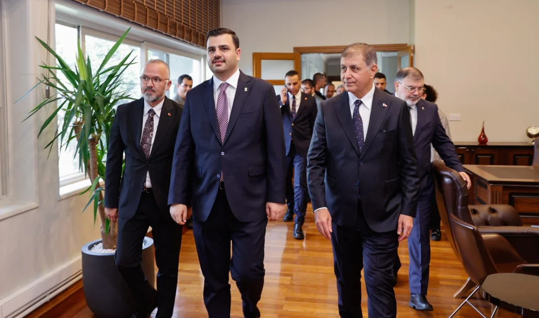 İzmir Büyükşehir Belediye Başkanı Cemil Tugay’ın AK Parti’ye katılmasının ardından,