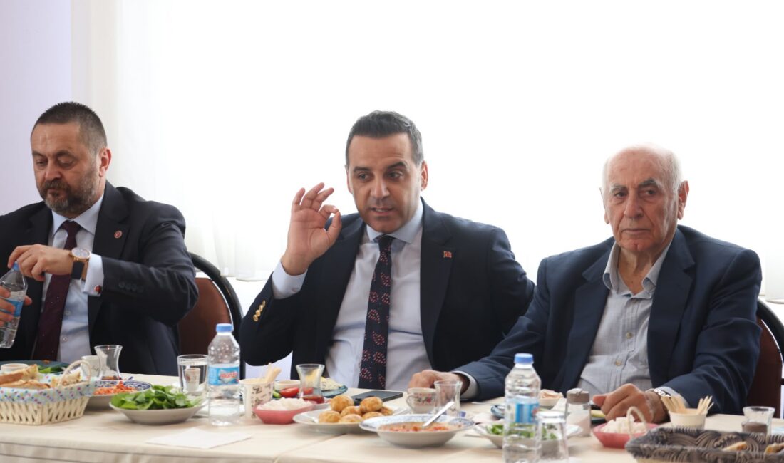 Çiğli Belediye Başkanı Onur Emrah Yıldız ile AK Parti Karşıyaka