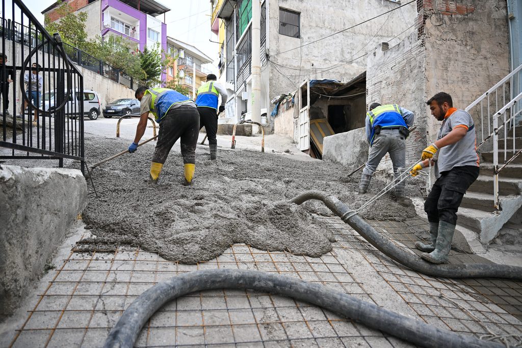 Bornova’da bir yol sorunu daha çözüldü 3 Bornova’da bir yol sorunu daha çözüldü