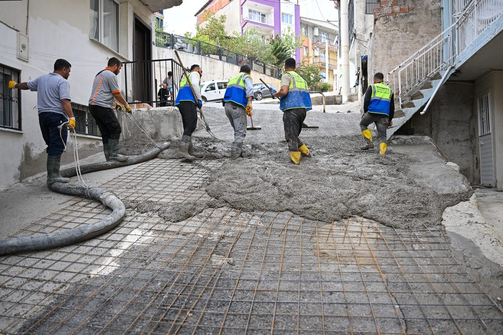 Bornova’da bir yol sorunu daha çözüldü 1 Bornova’da bir yol sorunu daha çözüldü