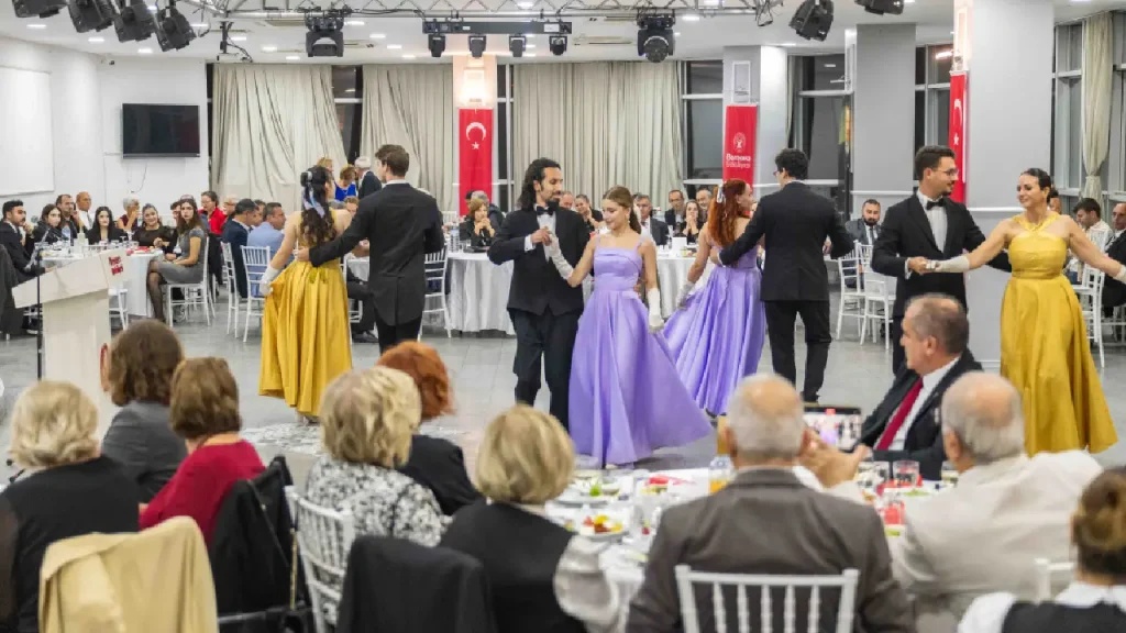 ADD Bornova’dan Cumhuriyet Bayramı buluşması: 103 yıllık inanç aynı kararlılıkla sürüyor 1 ADD Bornova’dan Cumhuriyet Bayramı buluşması: 103 yıllık inanç aynı kararlılıkla sürüyor