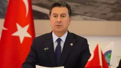 Muğla Büyükşehir Belediye Başkanı Ahmet Aras’ın CHP’den istifa ederek görevine