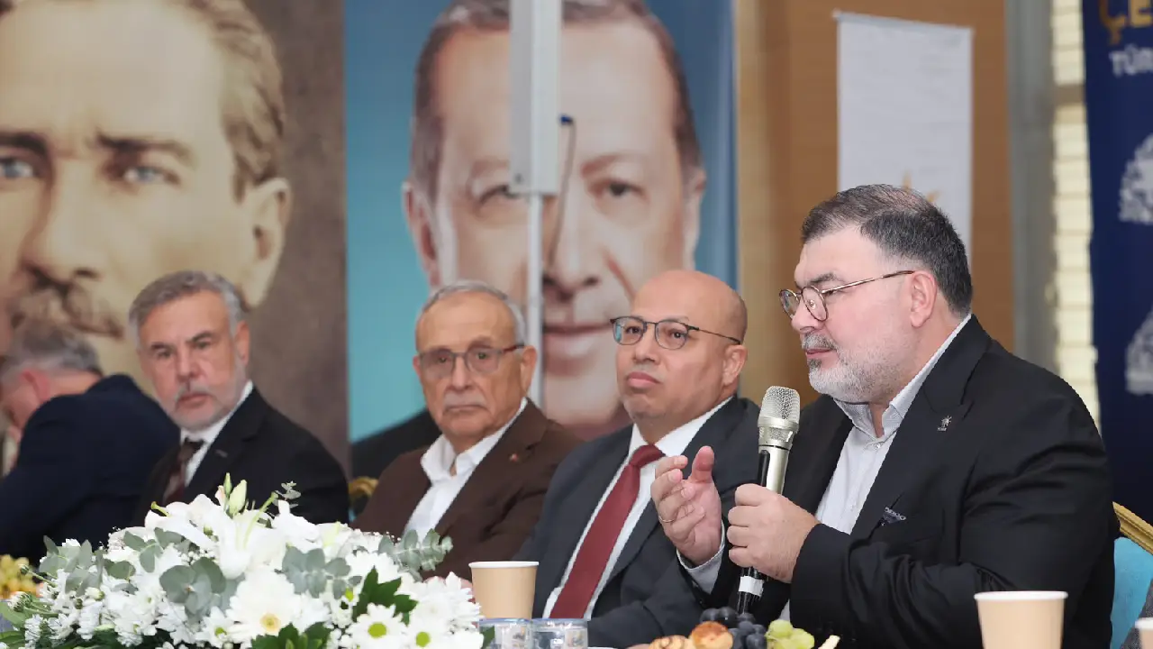 AK Parti İzmir İl Başkanı Bilal Saygılı, kentin önde gelen